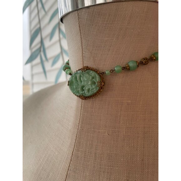 Vintage 1930s Green Molded Peking Glass Beaded Pendant Uranium Beads - Picture 3 of 16